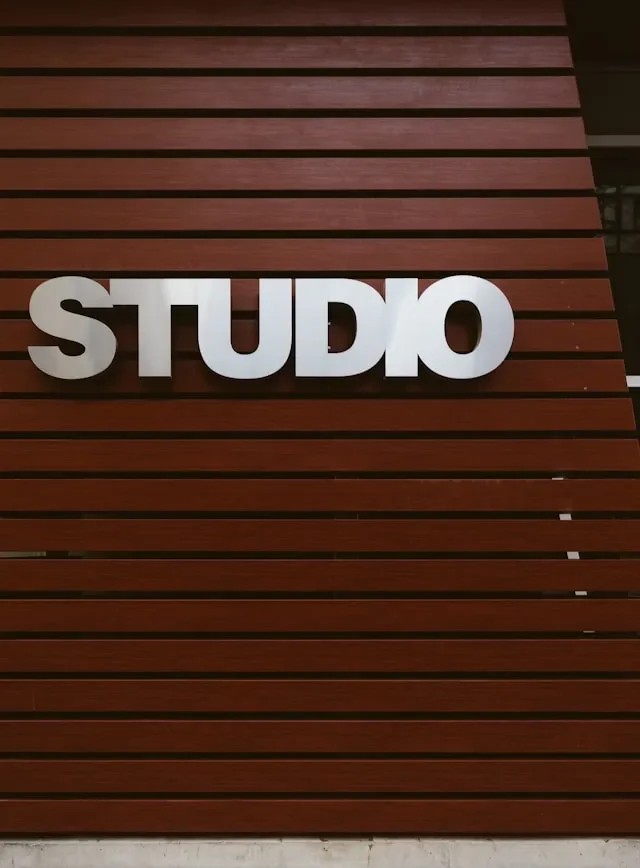DMG 3D Illuminated Storefront Signage